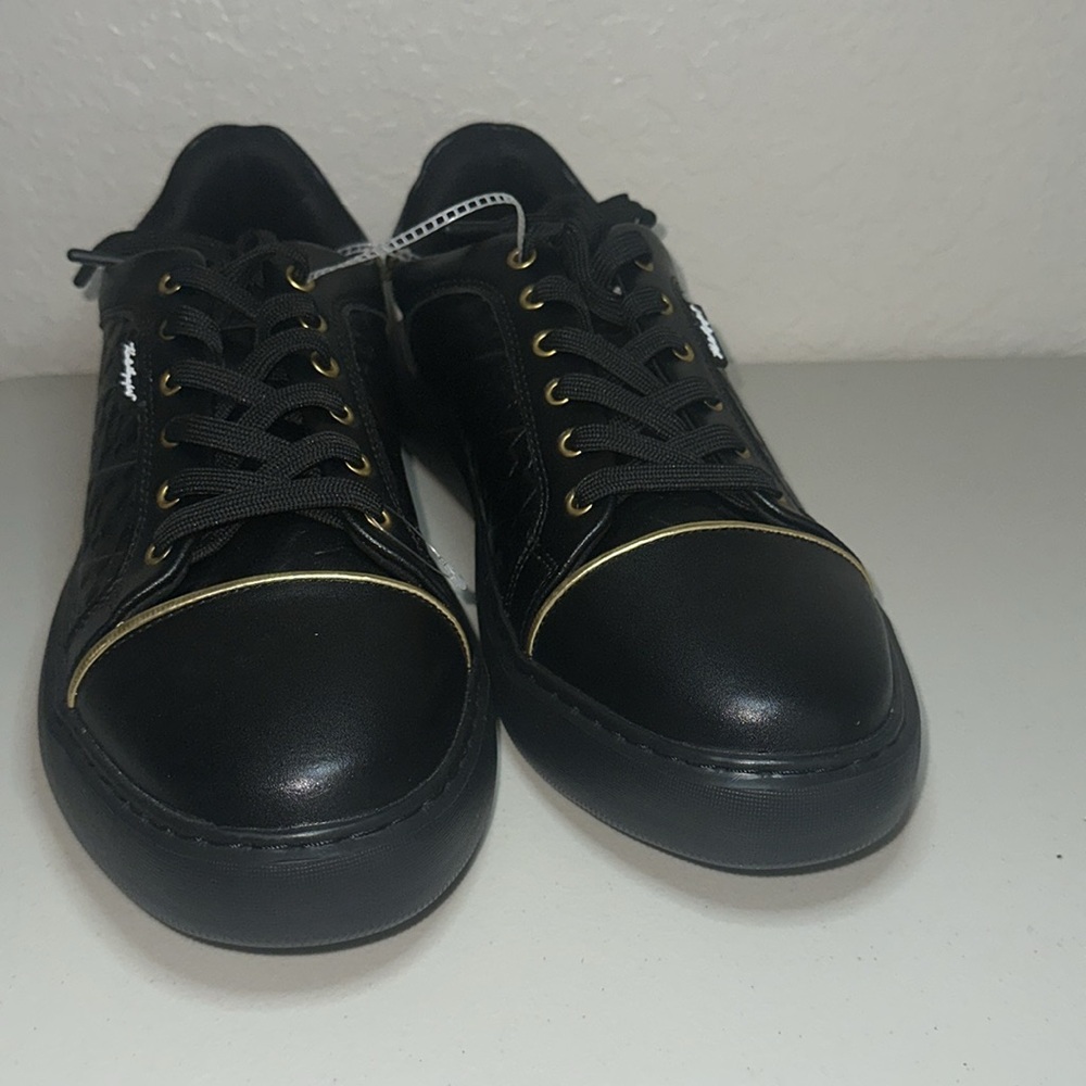 KARL LAGERFELD PARIS NEW, size 13M, very comfy, last one!